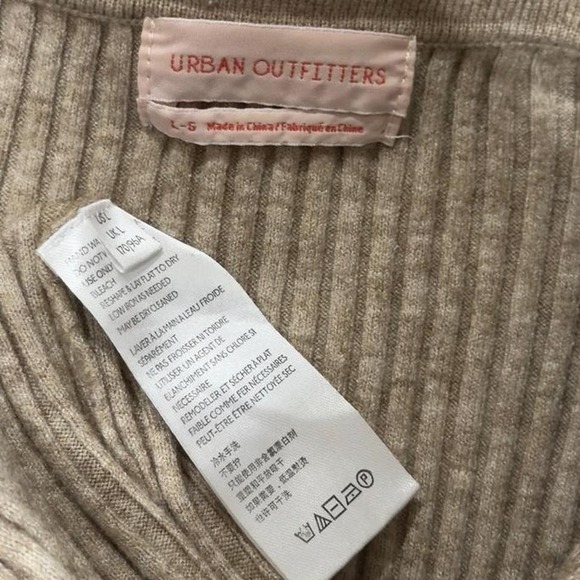 Urban Outfitters Ribbed Cropped Cardigan warm oatmeal / beige tone - Picture 4 of 4